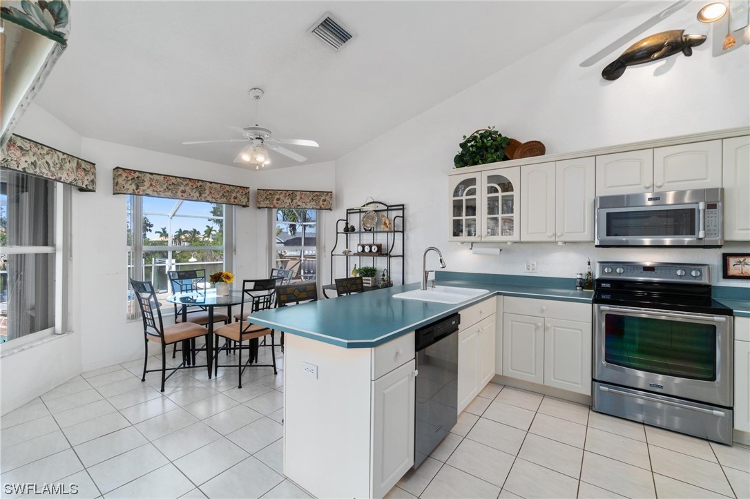 418 SW 38th AVE