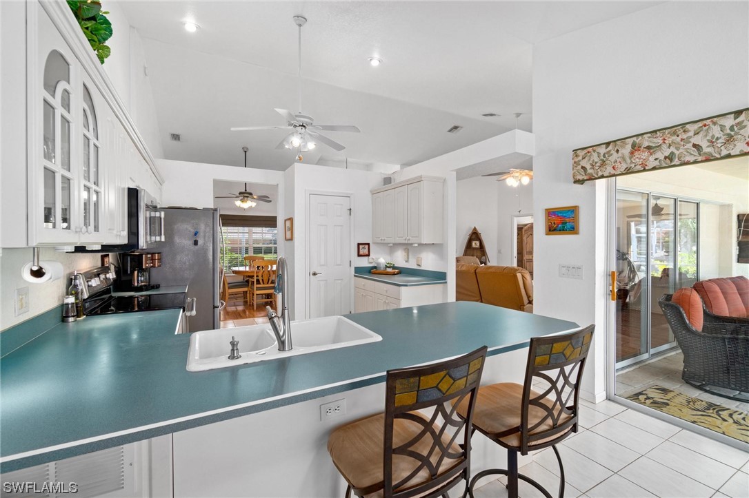 418 SW 38th AVE