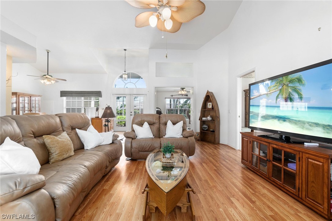418 SW 38th AVE