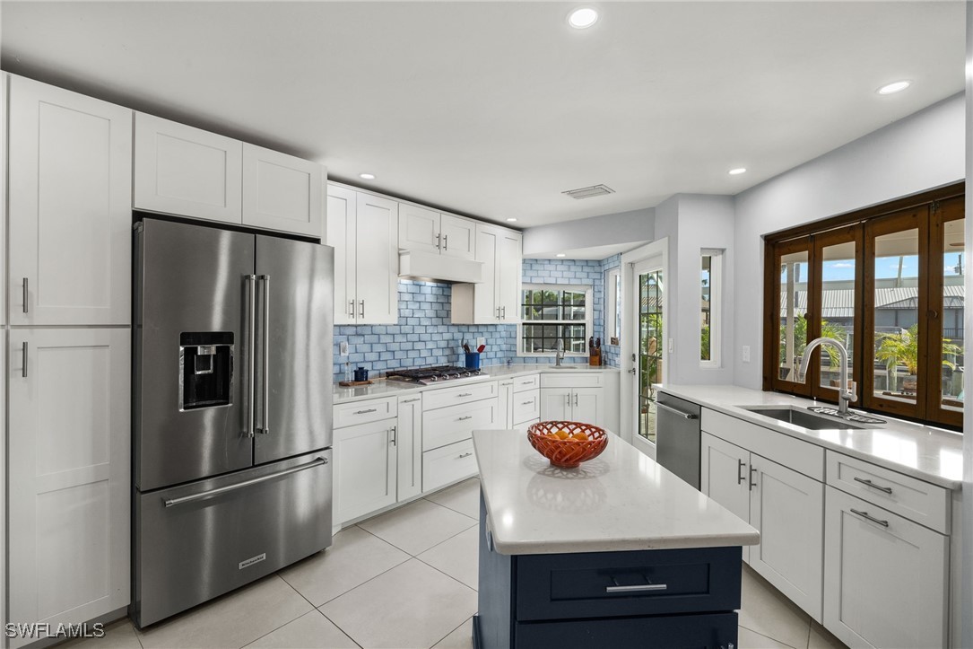 3307 Manatee DR