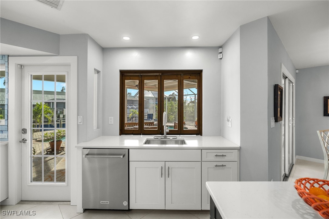 3307 Manatee DR