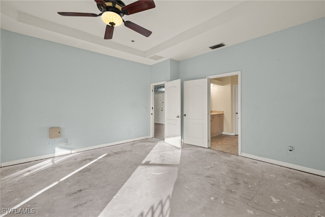 319 Moore AVE