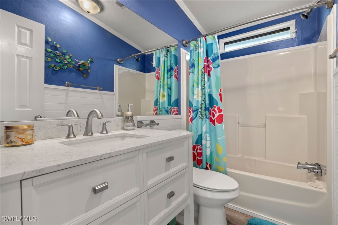 5493 SAN LUIS DR