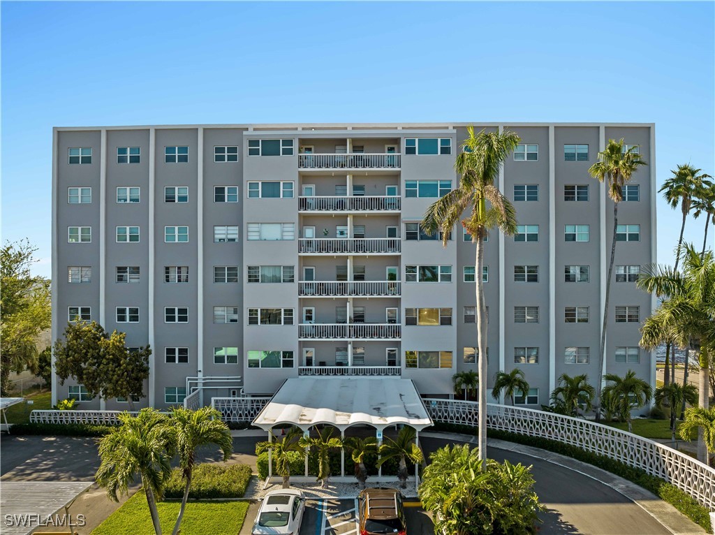 1900 Clifford ST 306
