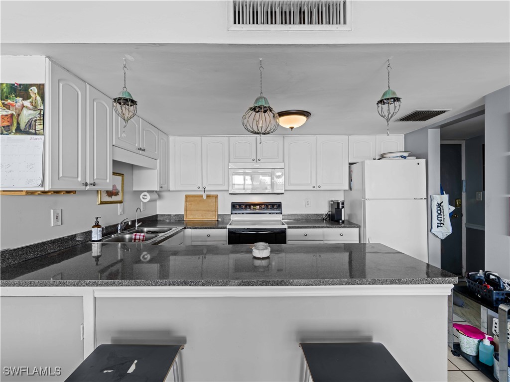 1900 Clifford ST 306