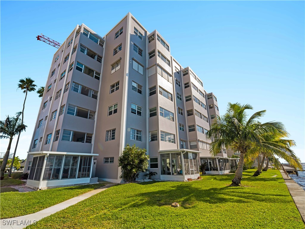 1900 Clifford ST 306
