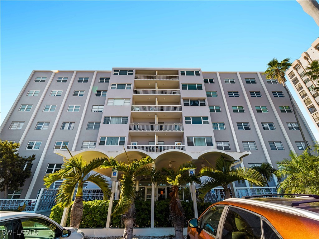 1900 Clifford ST 306