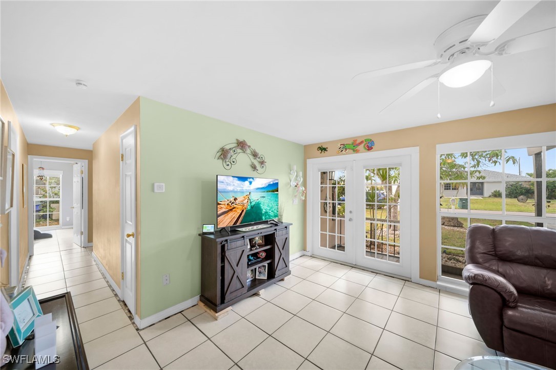 121 SE 44th ST