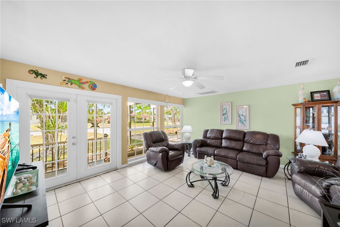 121 SE 44th ST
