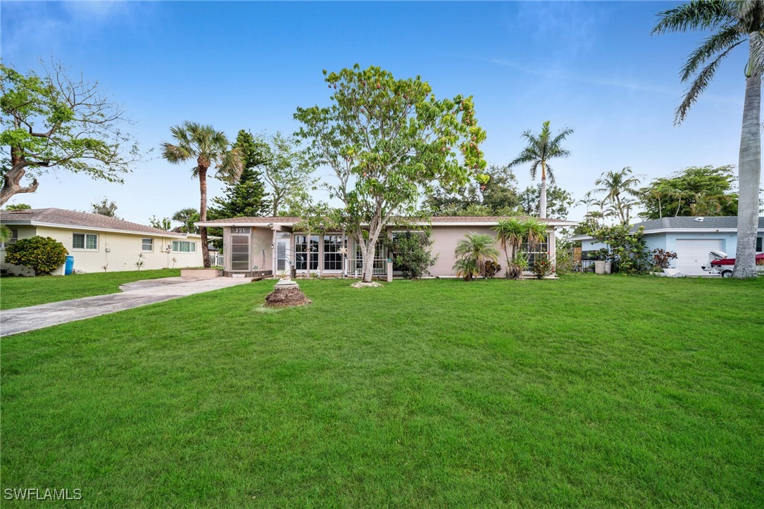 121 SE 44th ST