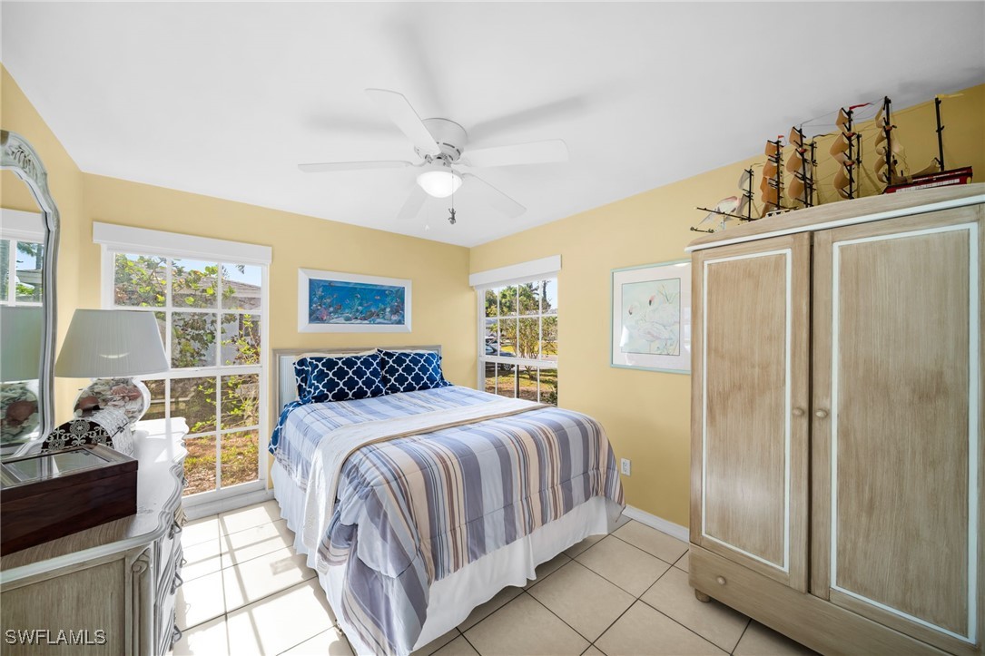 121 SE 44th ST