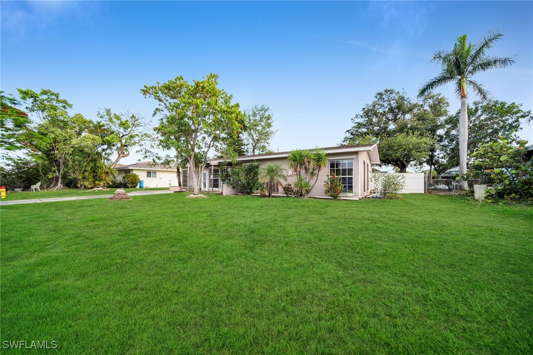 121 SE 44th ST