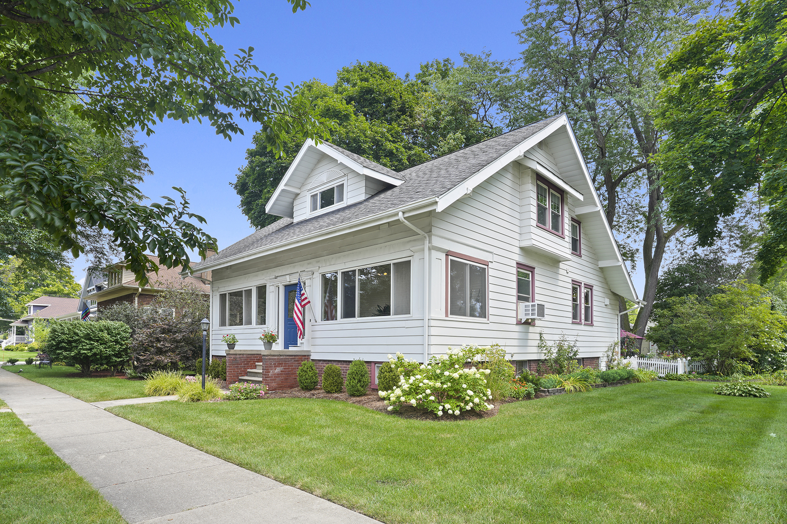 401 N Pine Avenue