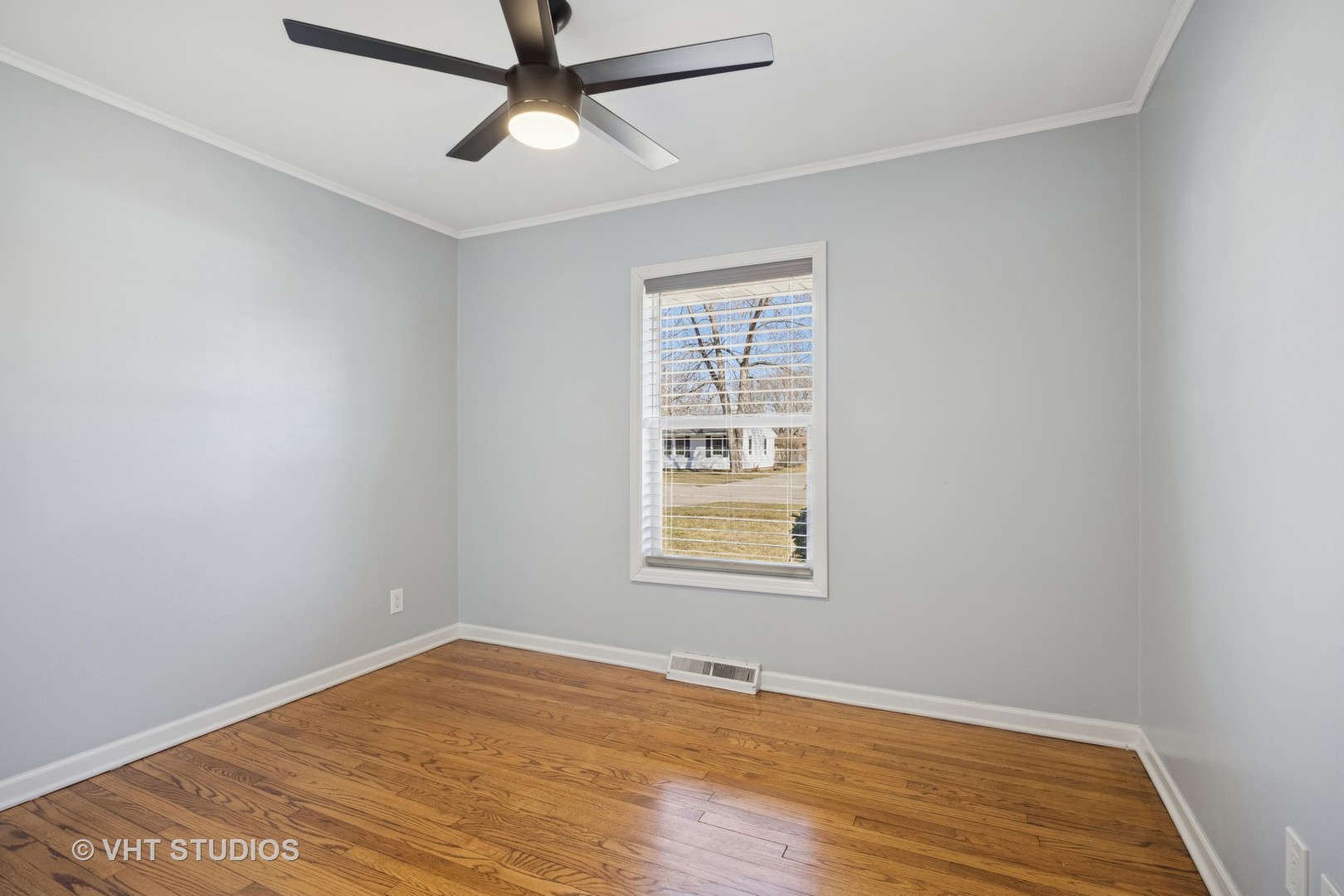 457 W Margaret Terrace