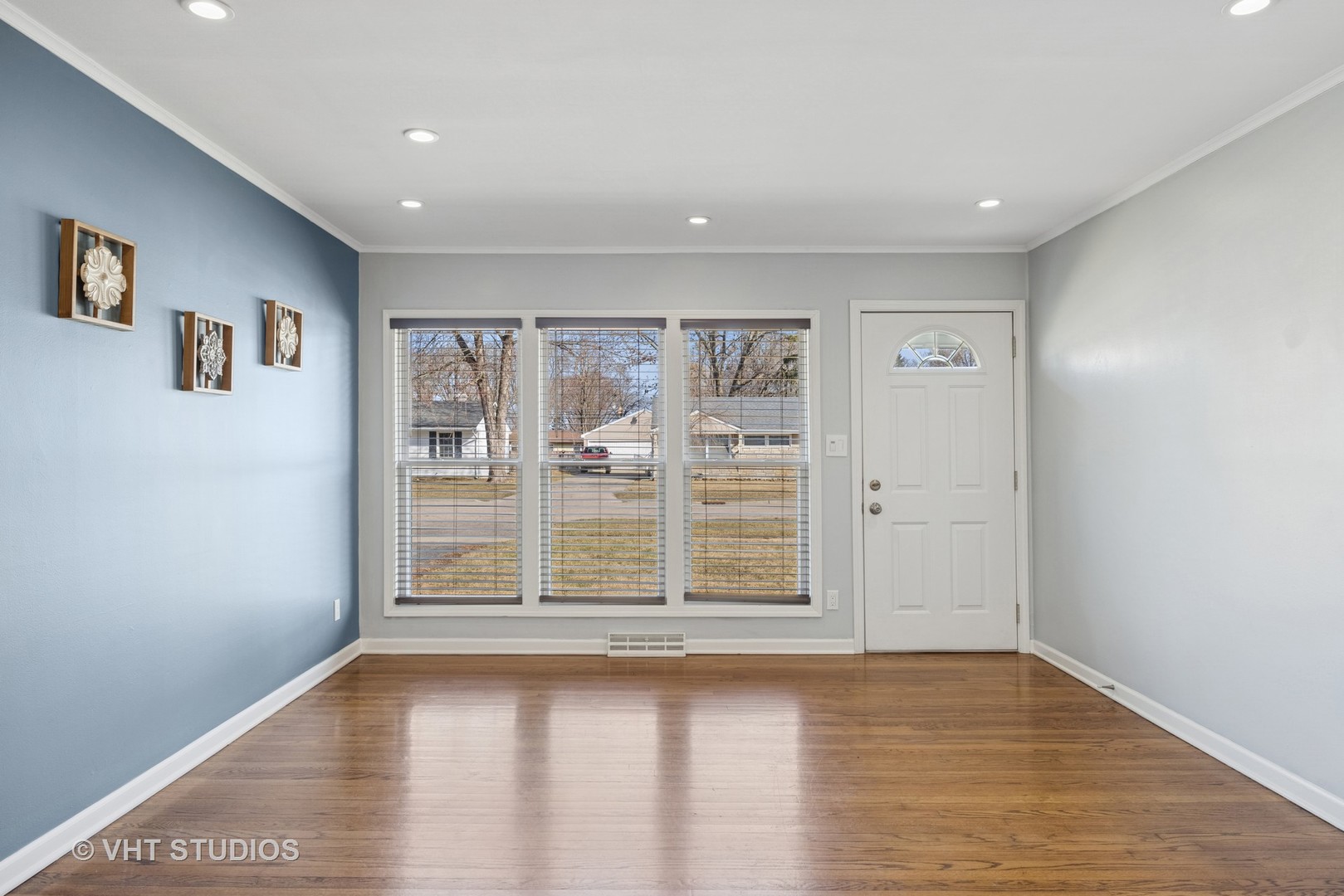 457 W Margaret Terrace