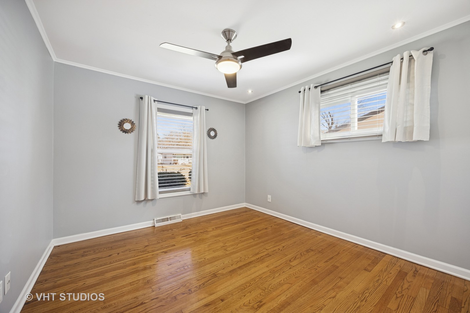 457 W Margaret Terrace
