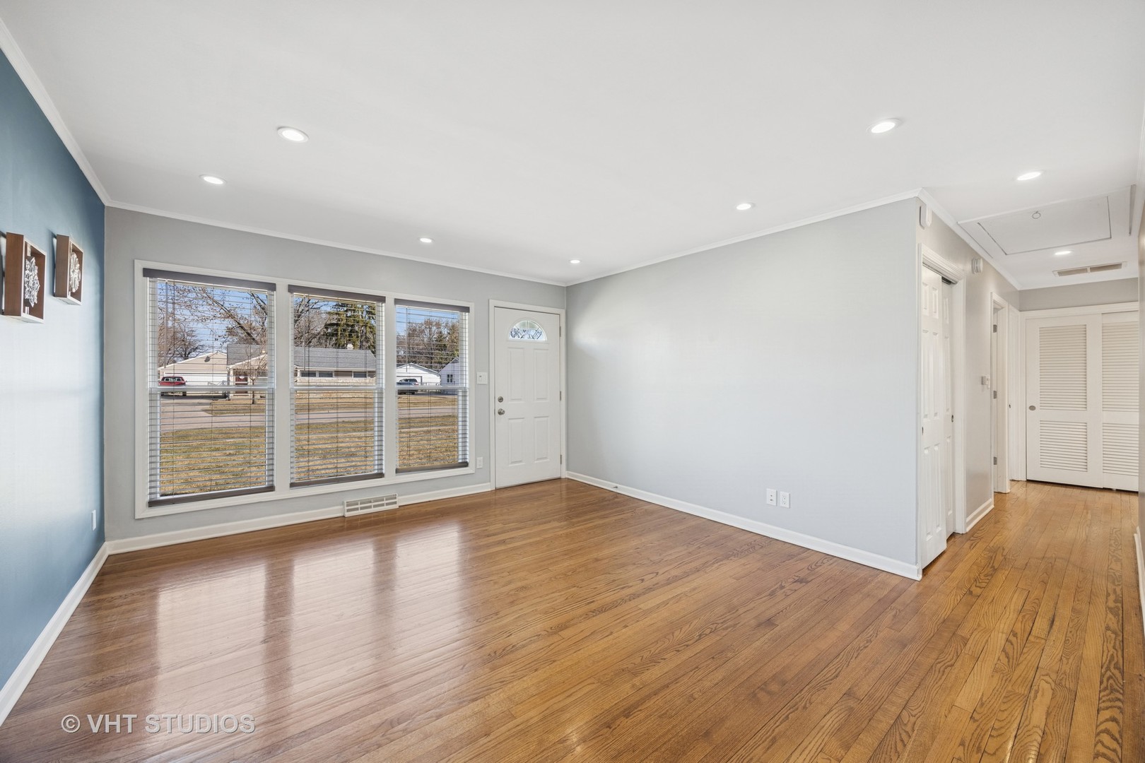 457 W Margaret Terrace