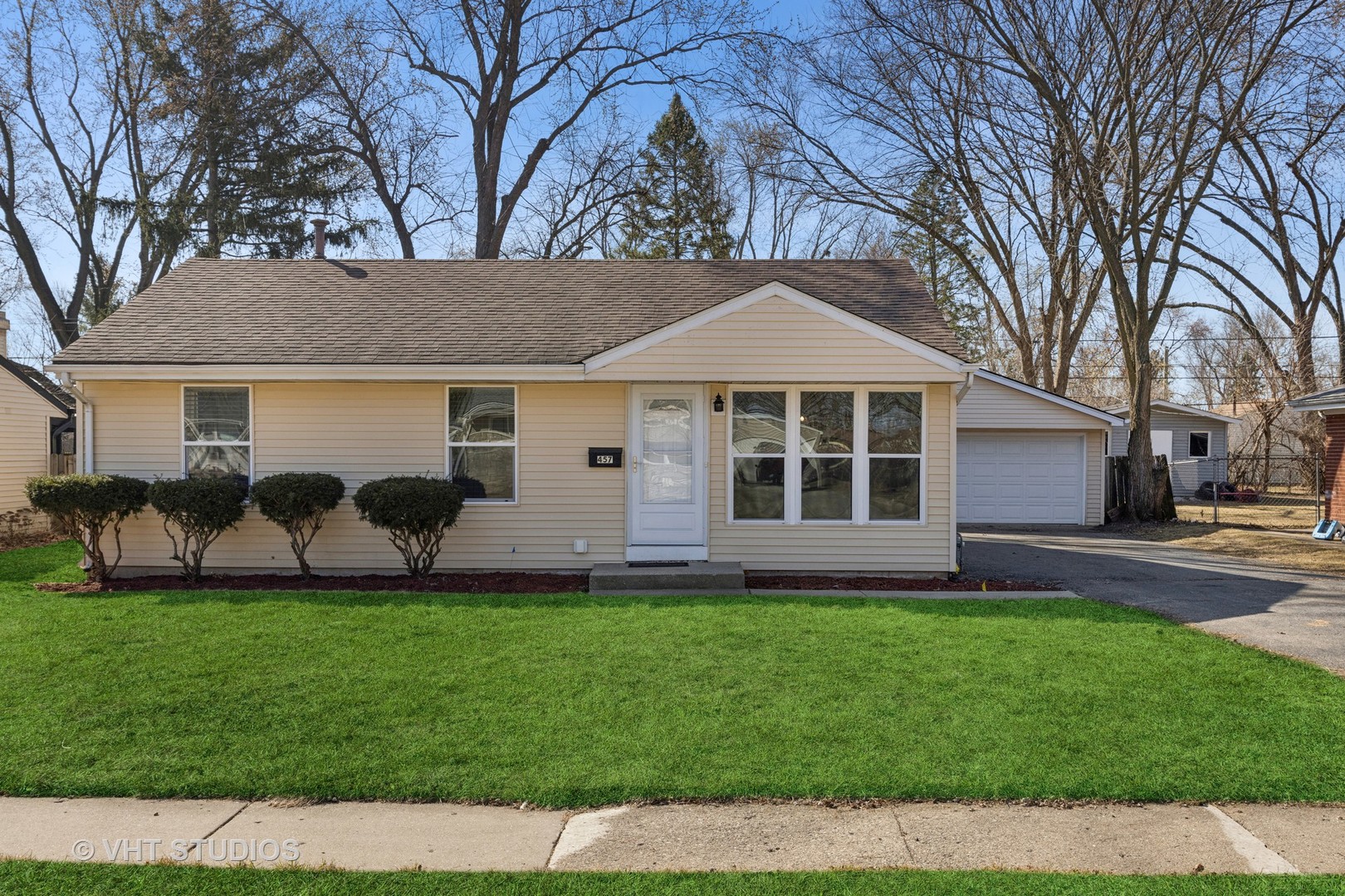 457 W Margaret Terrace