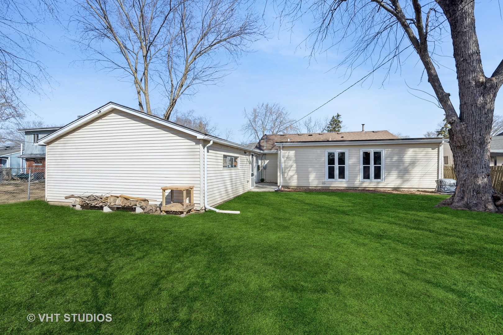 457 W Margaret Terrace