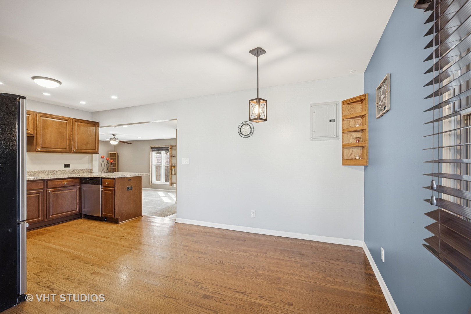 457 W Margaret Terrace