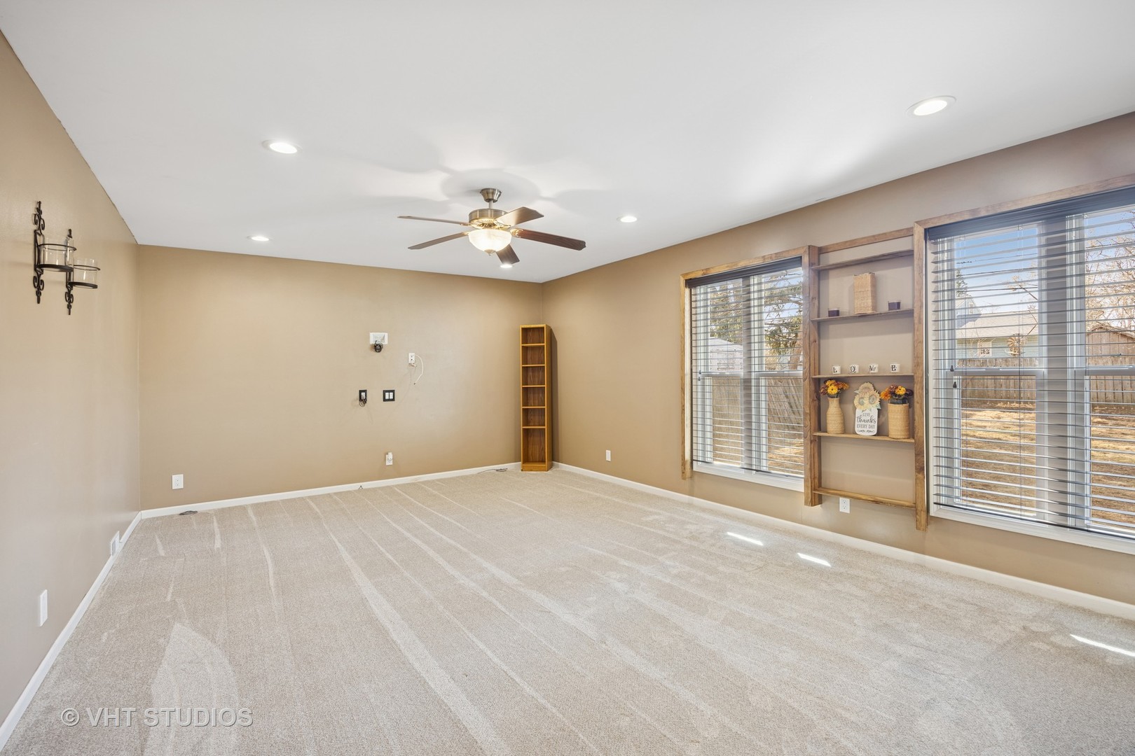 457 W Margaret Terrace