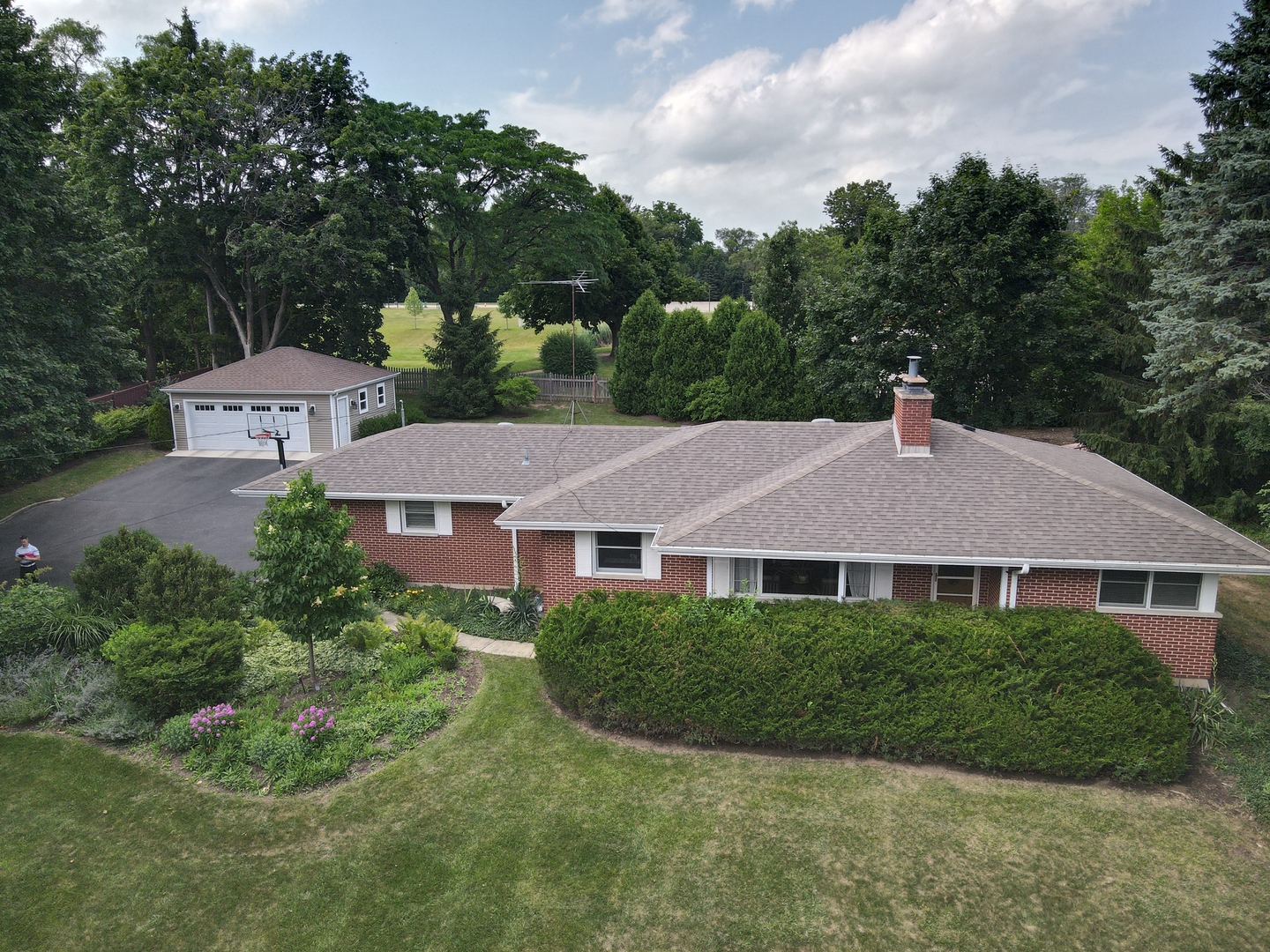 240 Roslyn Road
