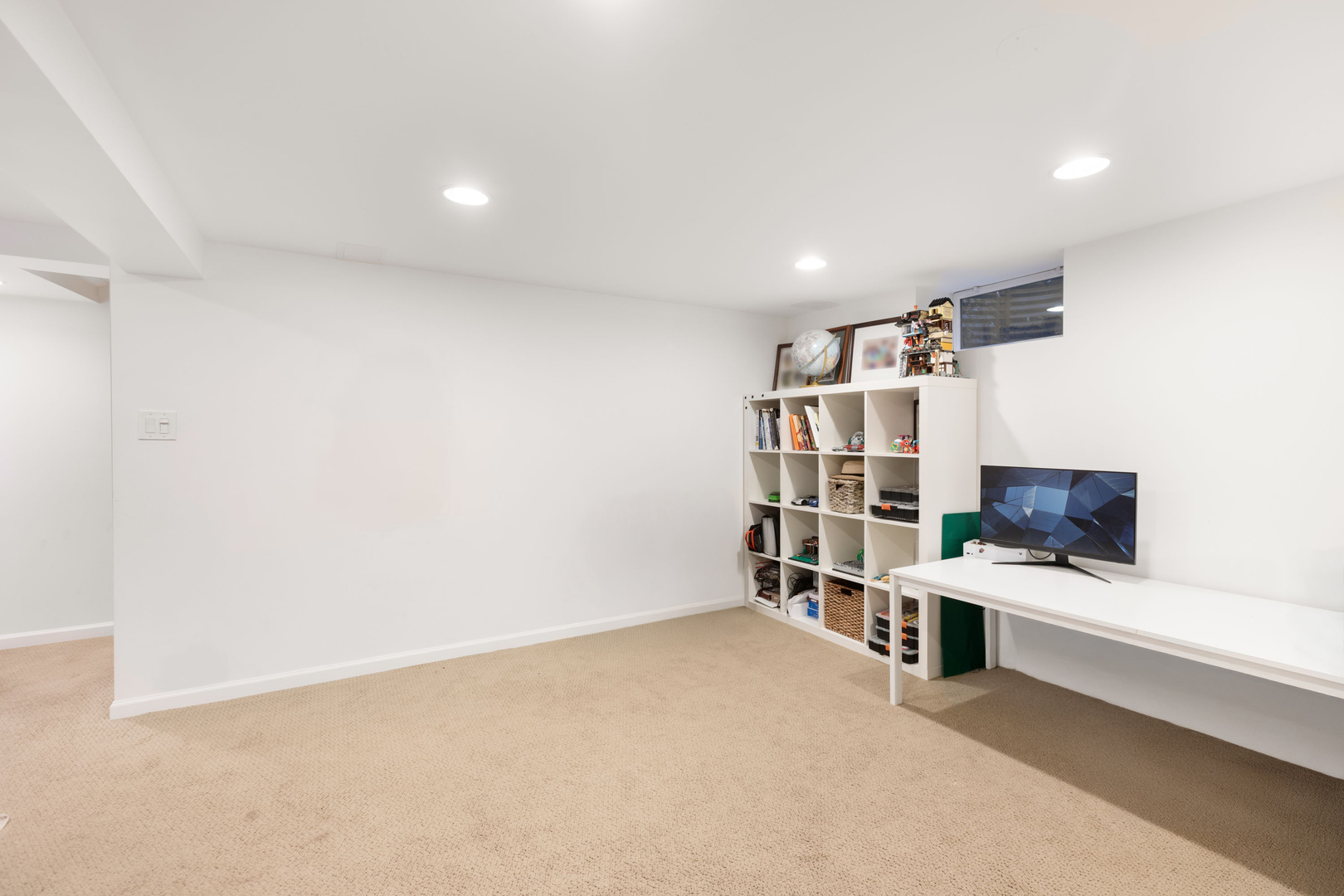 240 Roslyn Road