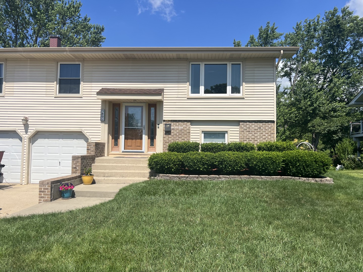 980 Hillcrest Boulevard