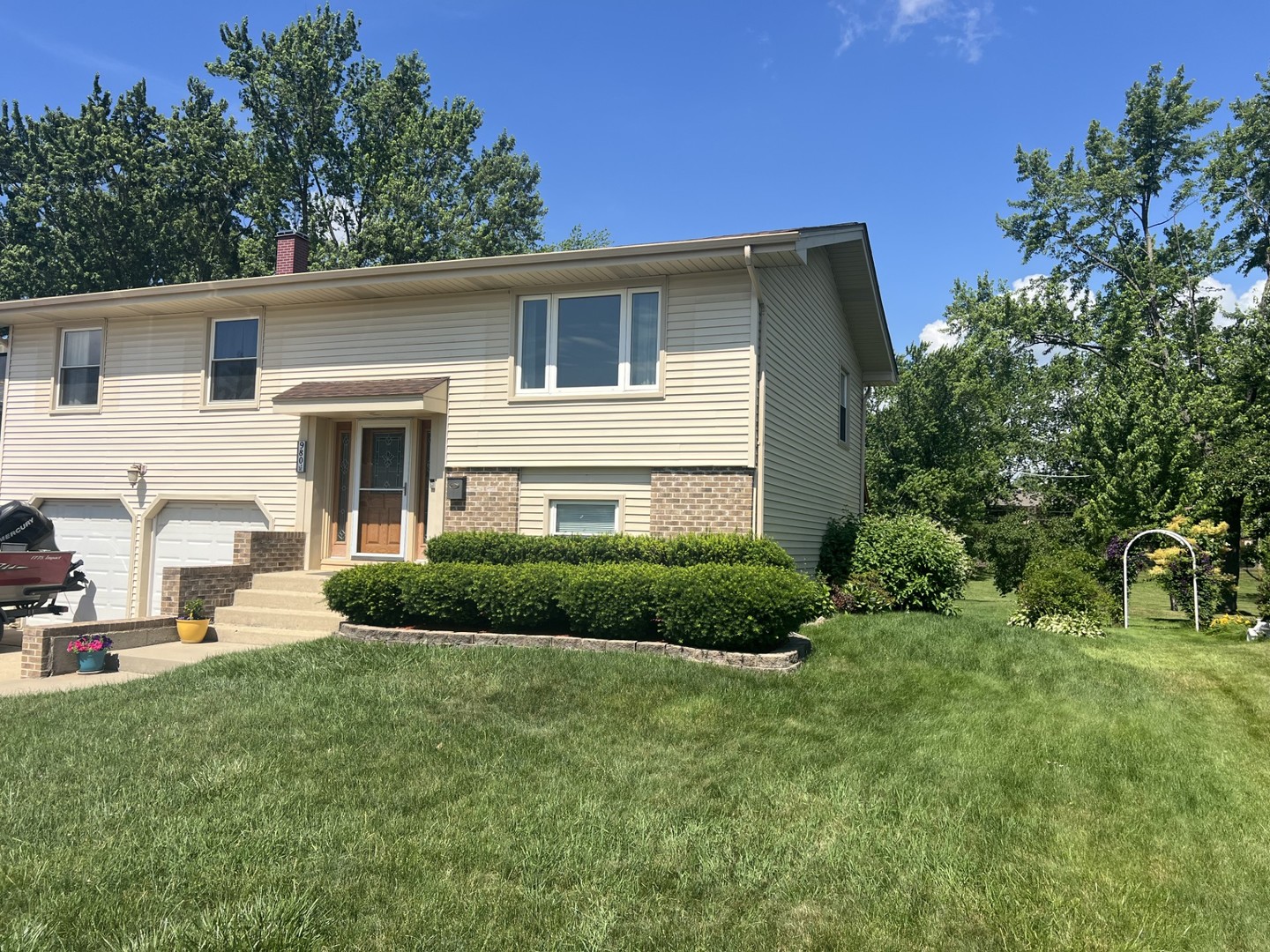 980 Hillcrest Boulevard