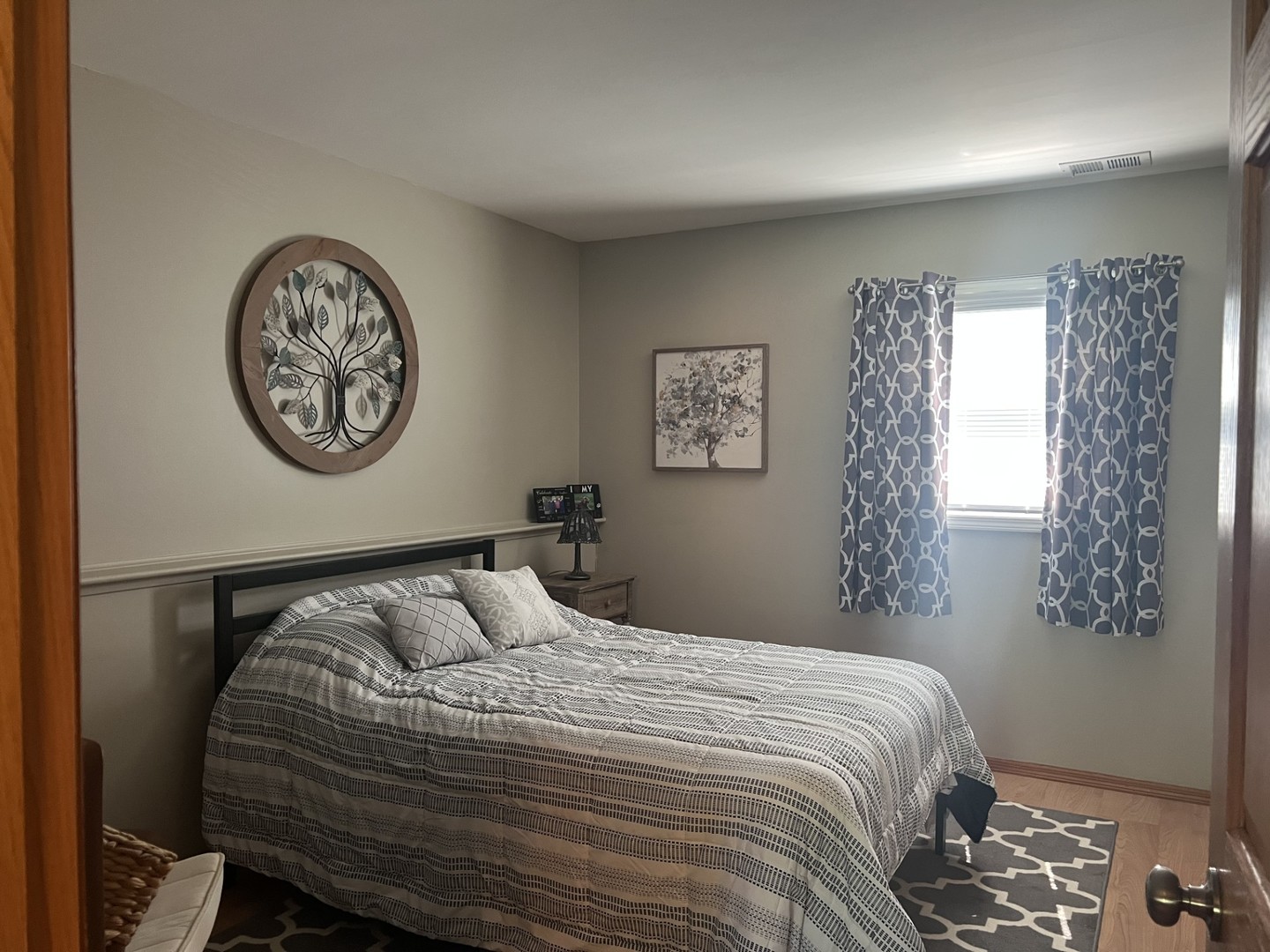 980 Hillcrest Boulevard