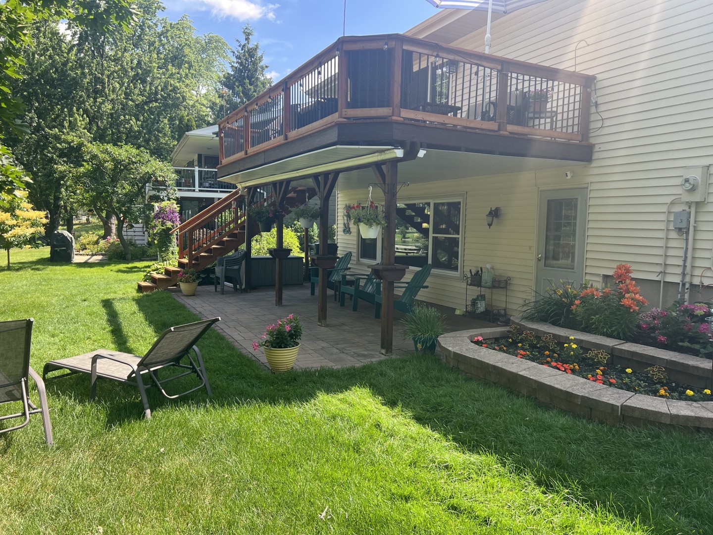 980 Hillcrest Boulevard