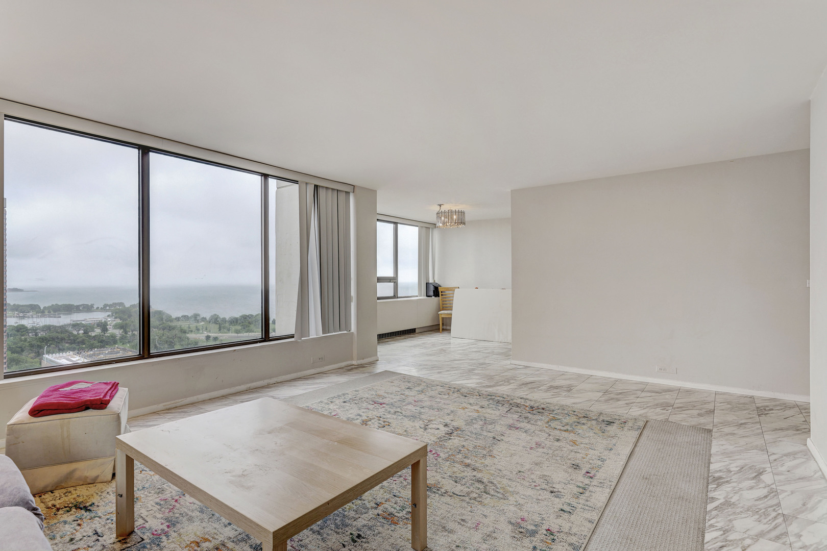 2800 N Lake Shore Drive Unit: 2617