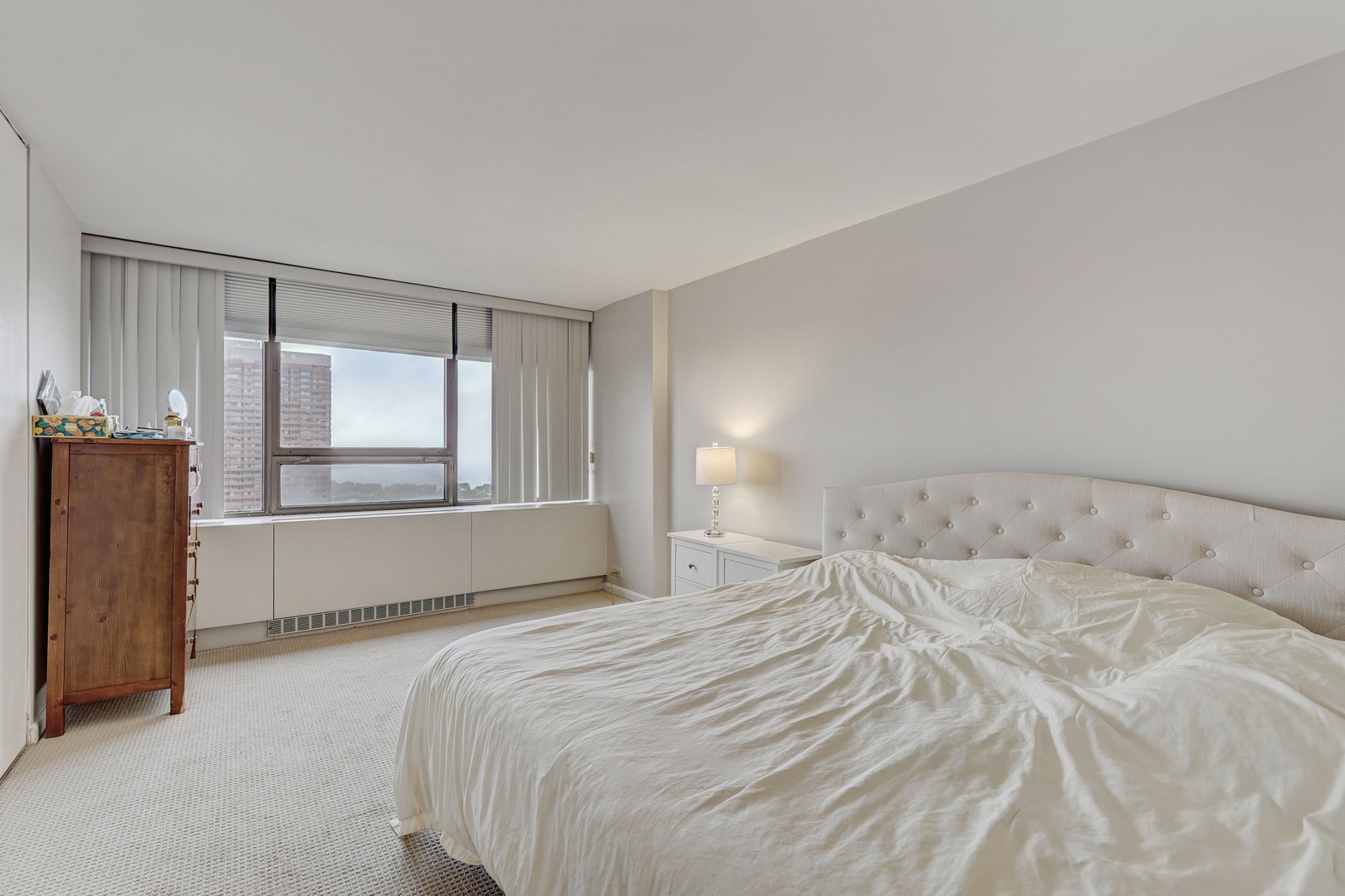 2800 N Lake Shore Drive Unit: 2617