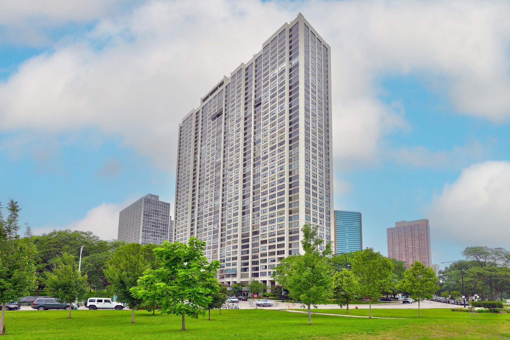 2800 N Lake Shore Drive Unit: 2617