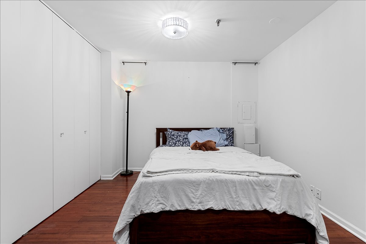 680 N Lake Shore Drive Unit: 914