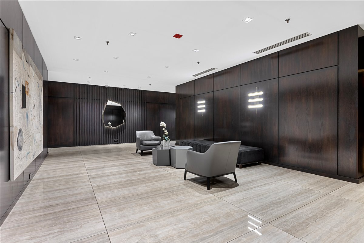 680 N Lake Shore Drive Unit: 914