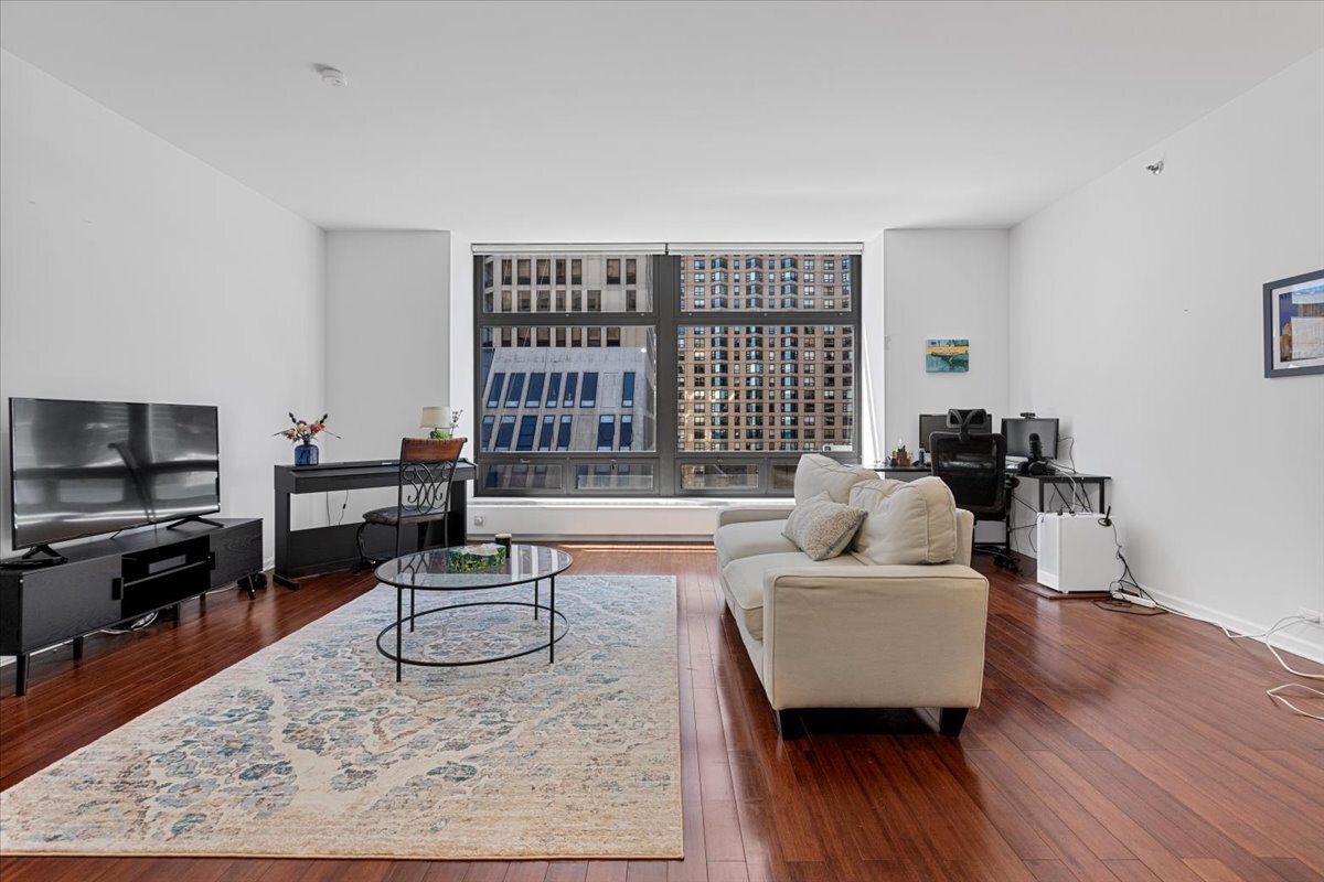 680 N Lake Shore Drive Unit: 914
