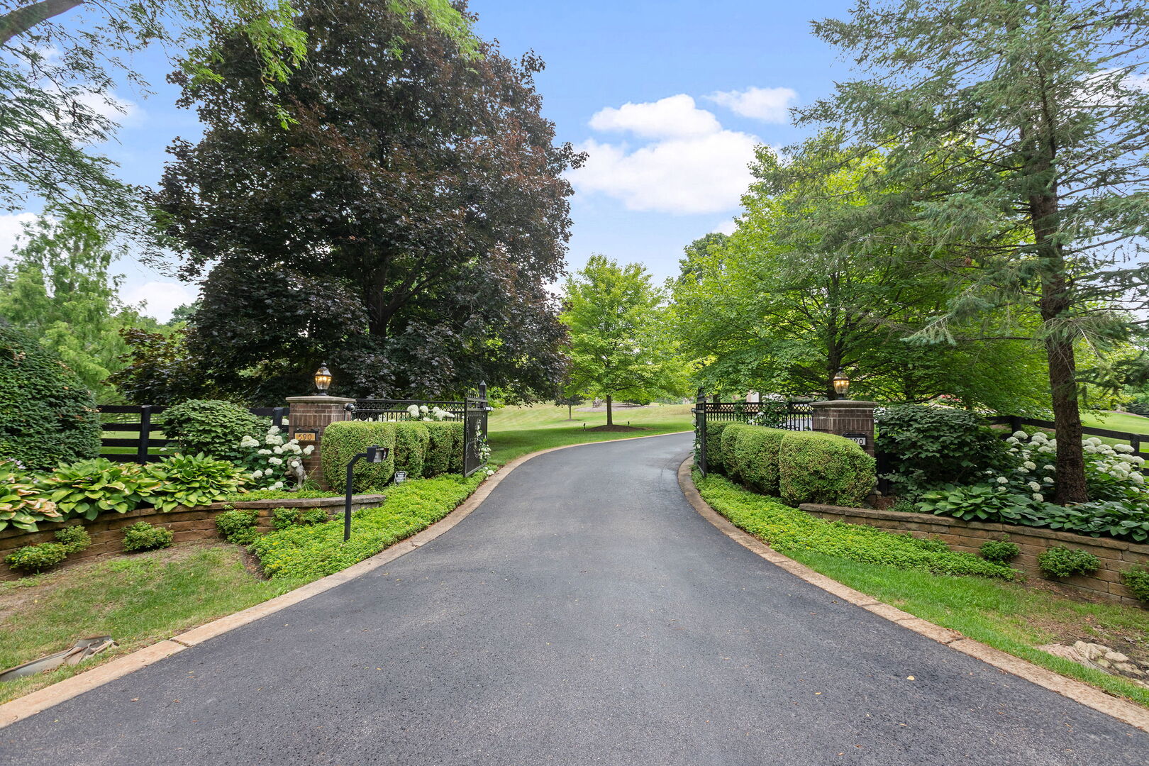 590 Merri Oaks Road