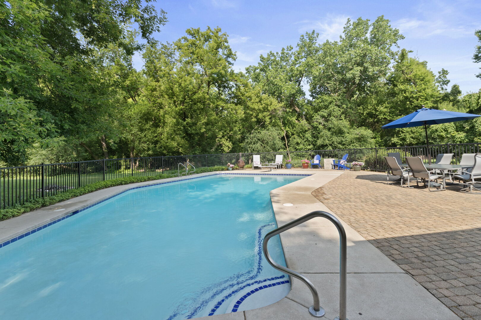 8 Stone Ridge Drive