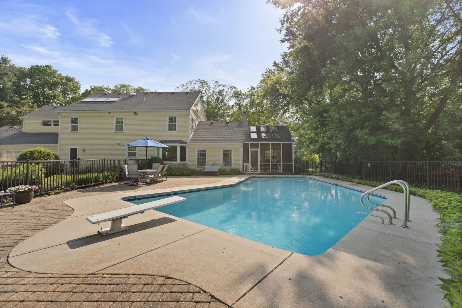 8 Stone Ridge Drive
