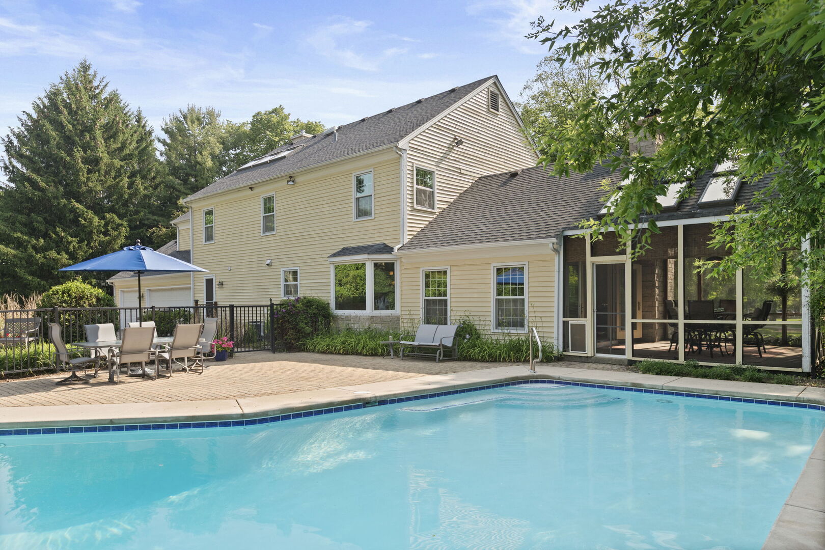 8 Stone Ridge Drive