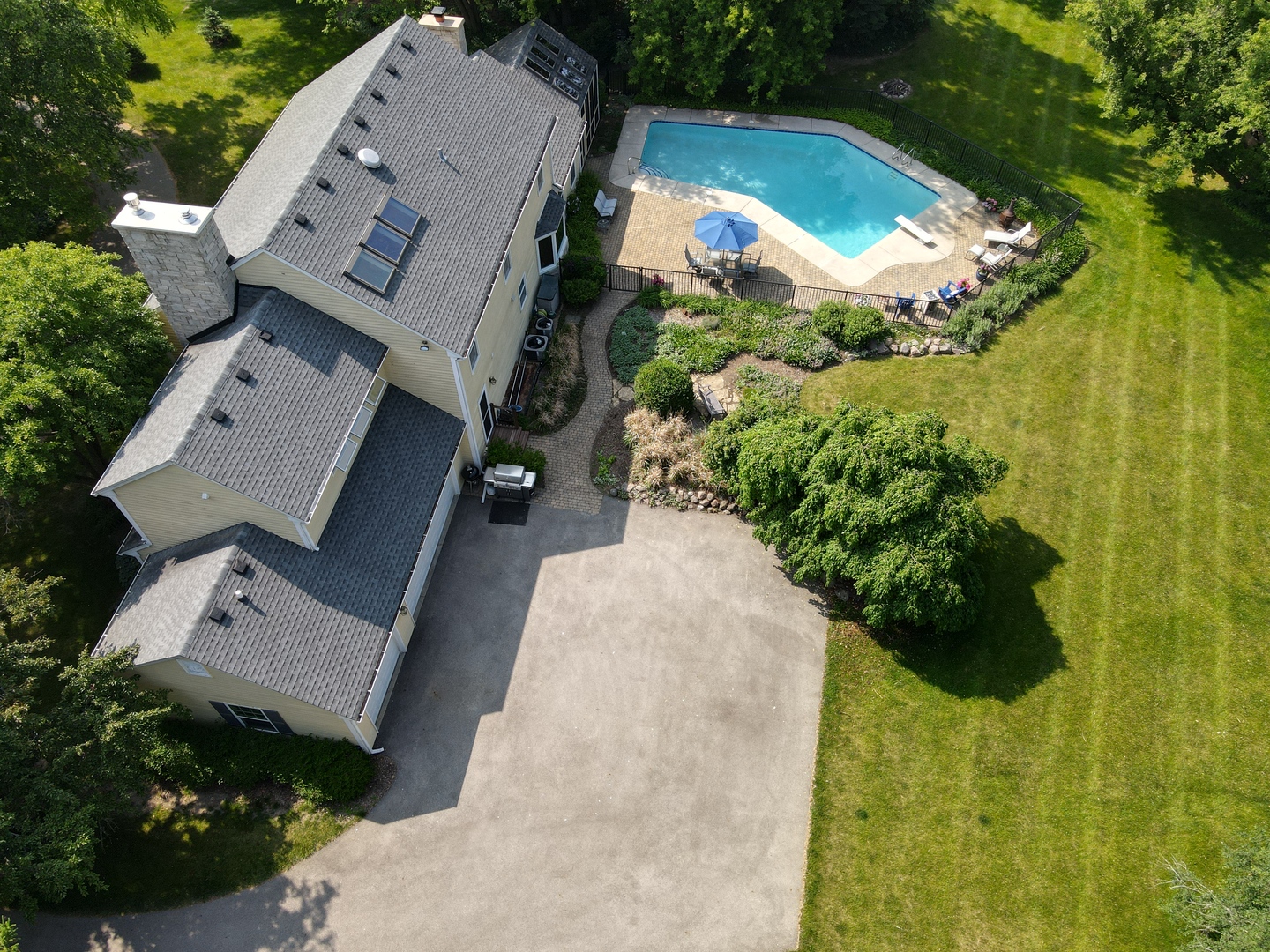 8 Stone Ridge Drive