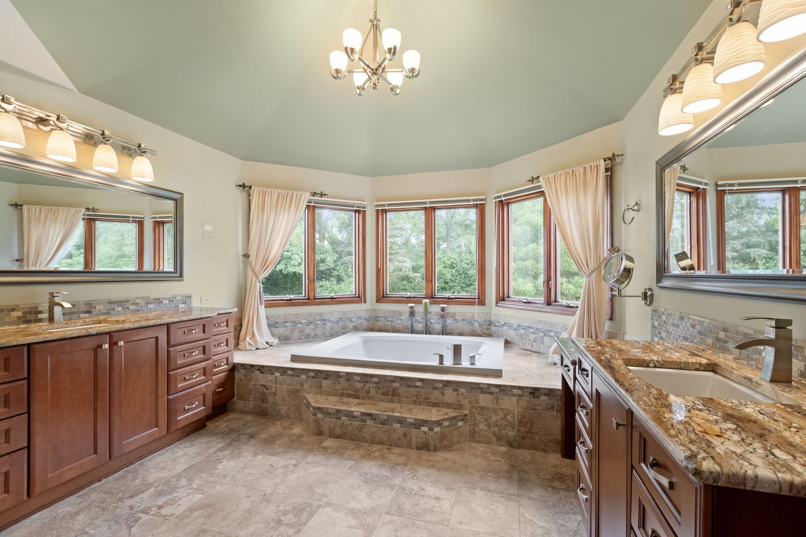 25410 N Cayuga Trail