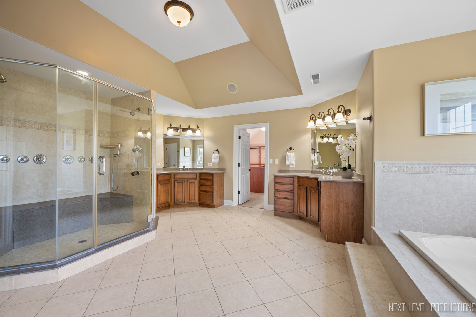 10N916 Highland Trail