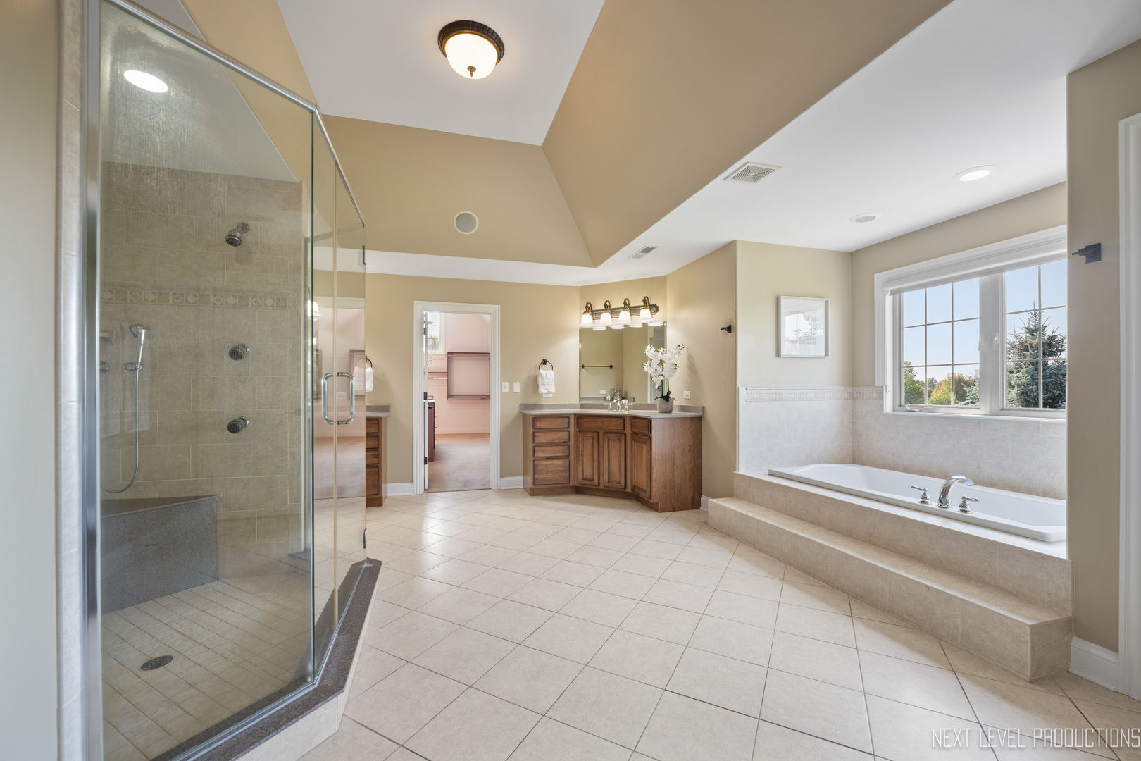 10N916 Highland Trail