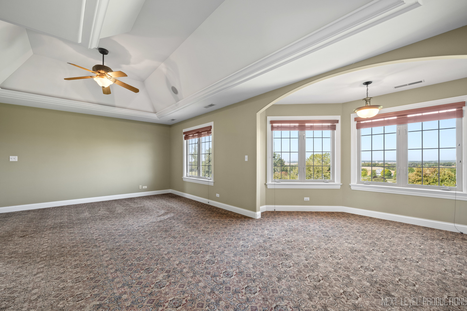 10N916 Highland Trail