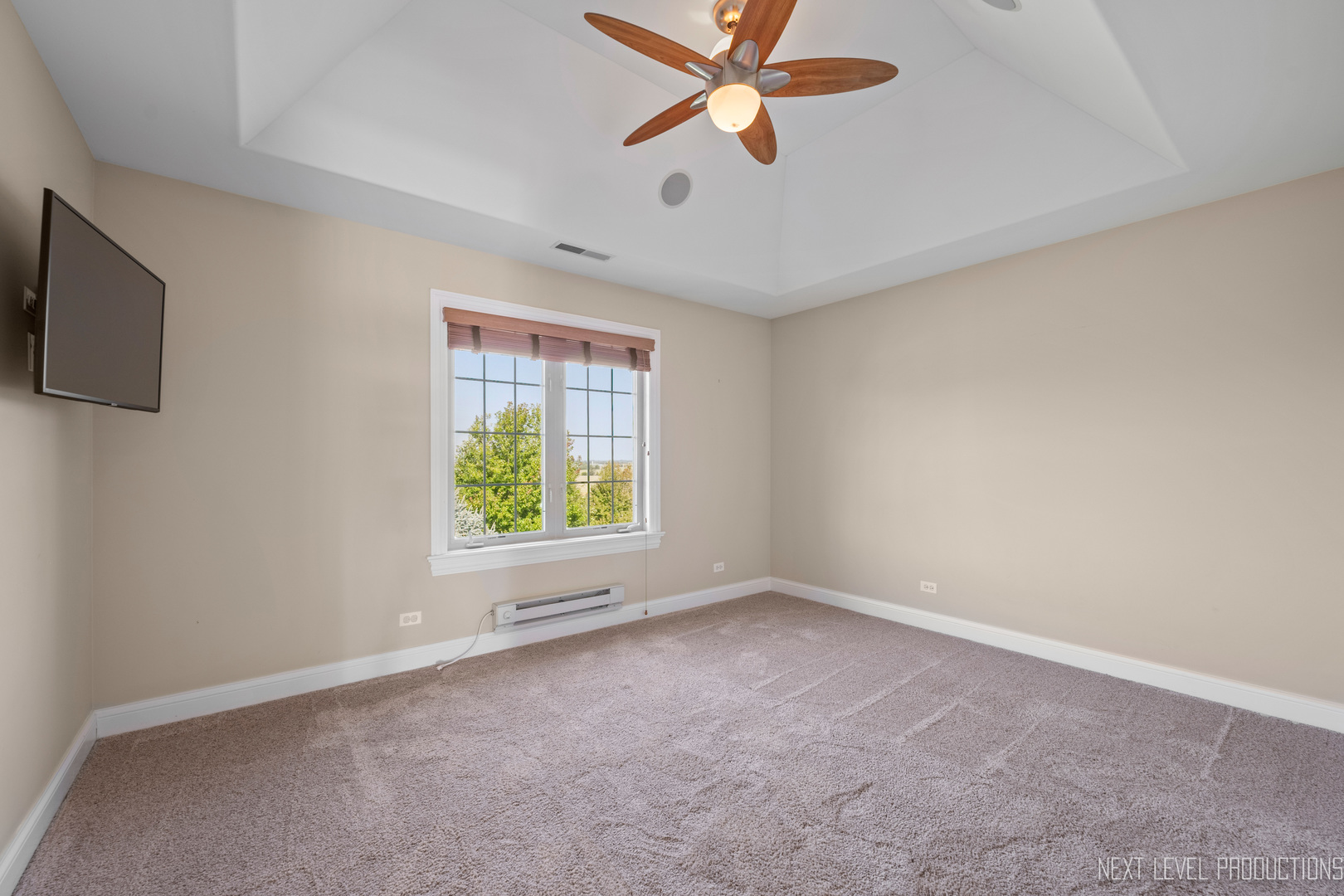 10N916 Highland Trail