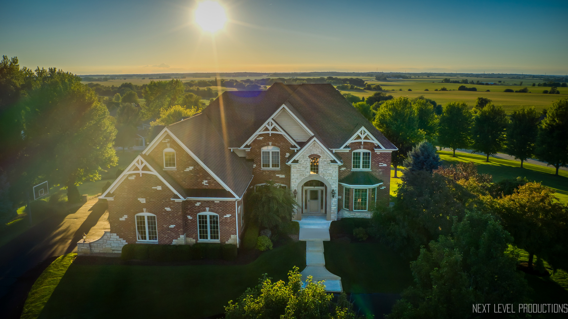 10N916 Highland Trail