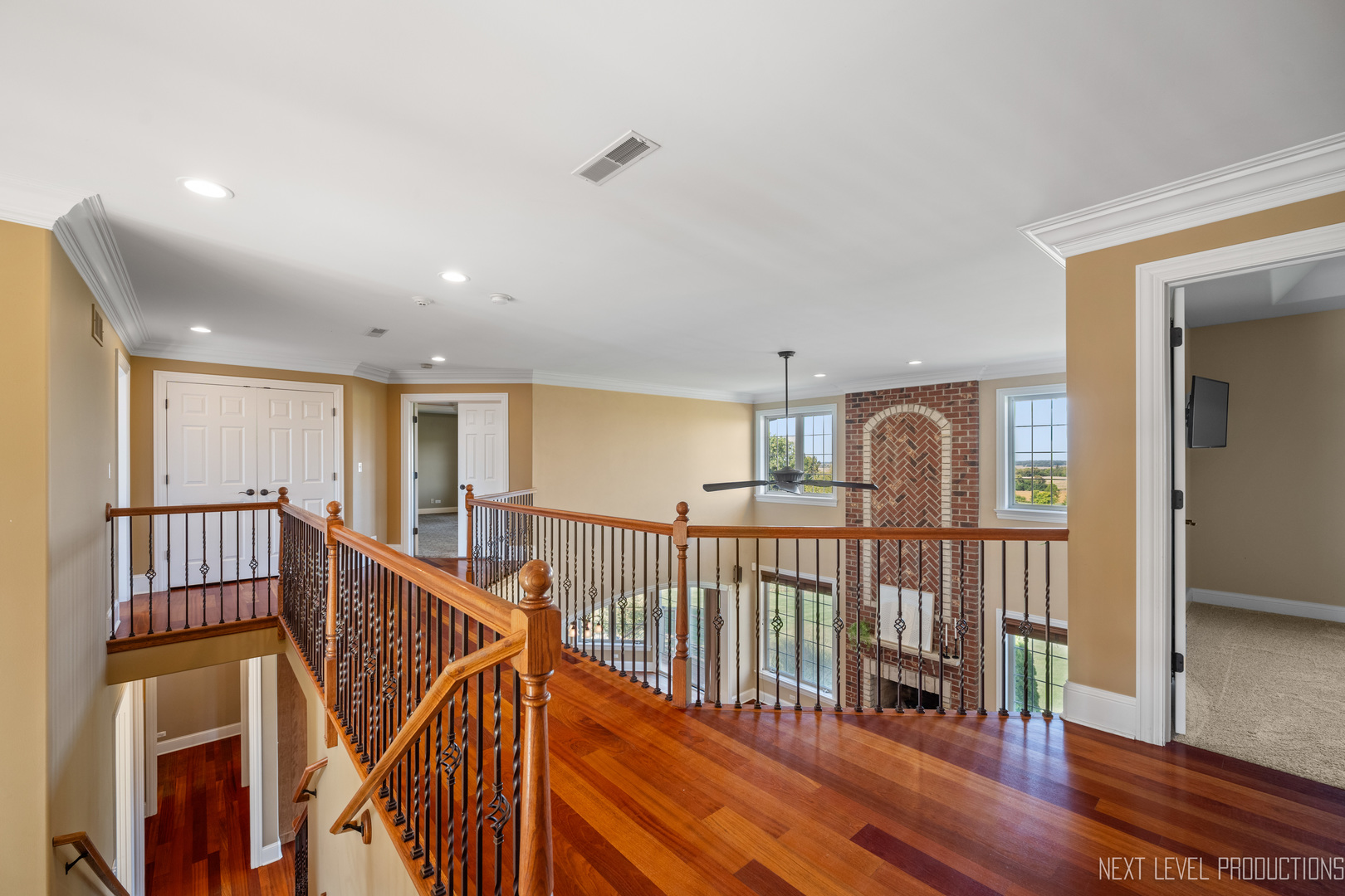 10N916 Highland Trail