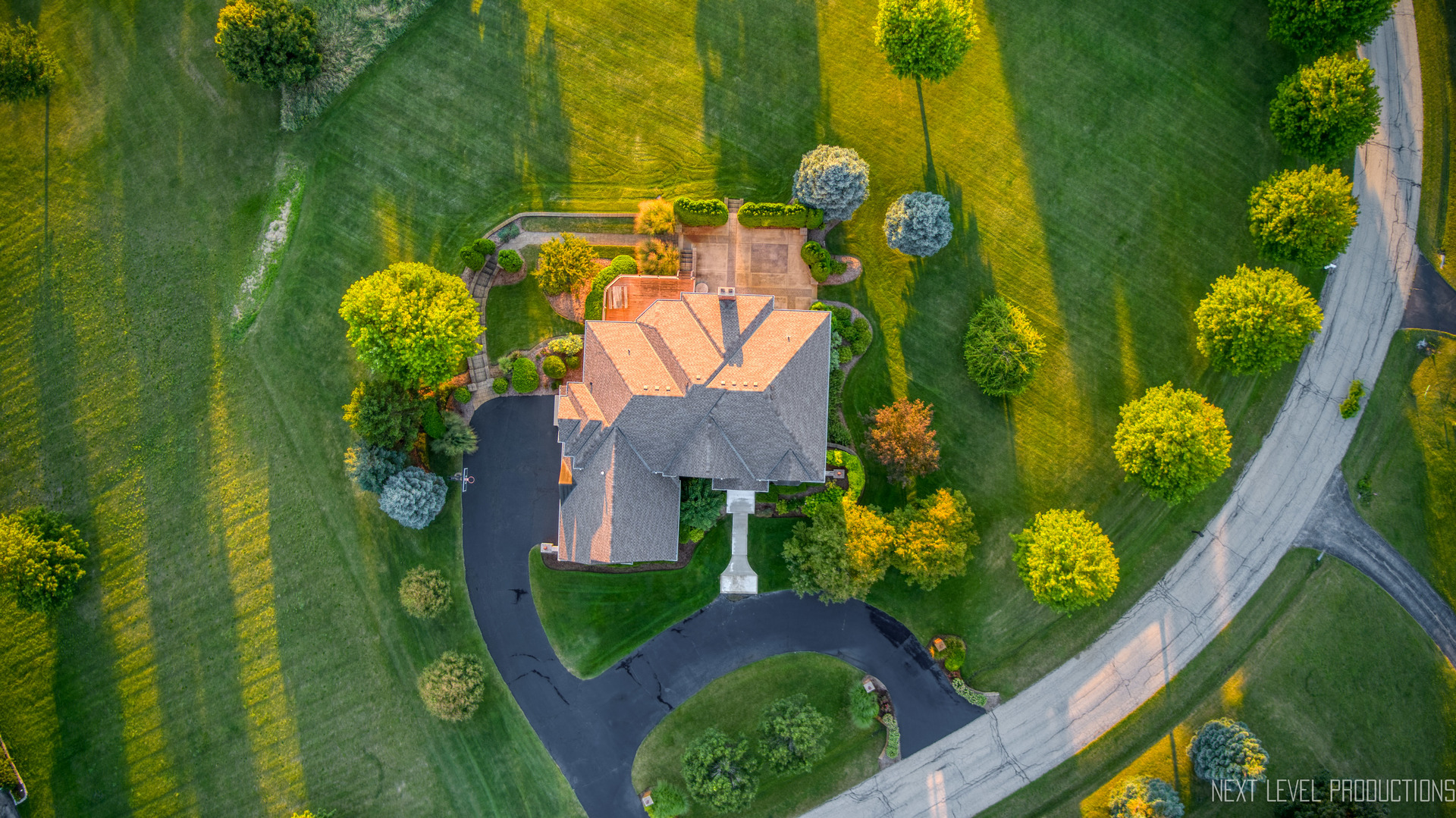 10N916 Highland Trail